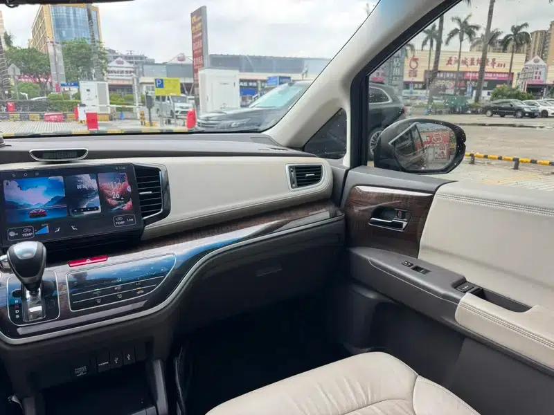 2015 Odyssey Facelift 2.4L Comfort Edition — миниатюра 13