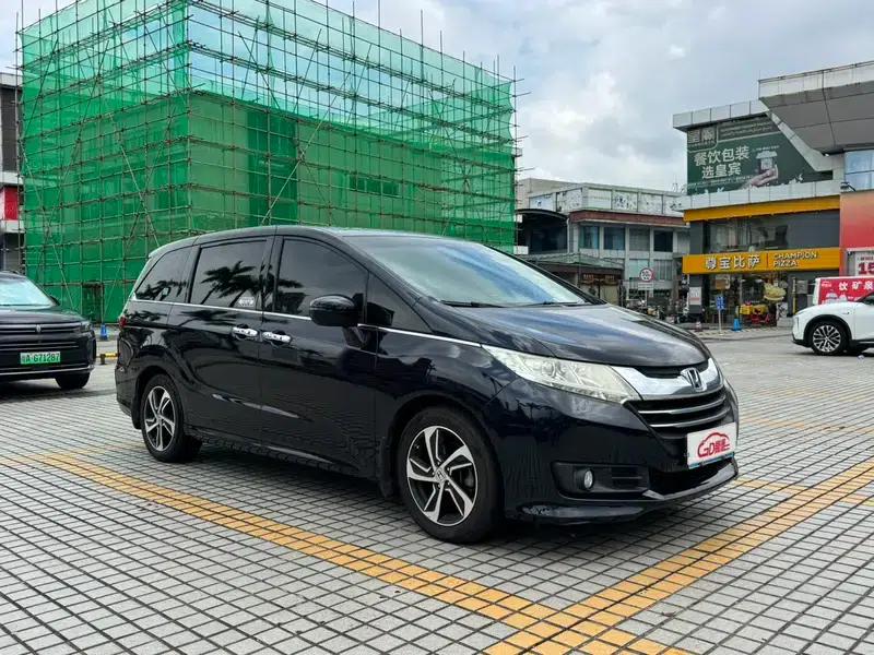 2015 Odyssey Facelift 2.4L Comfort Edition — миниатюра 3