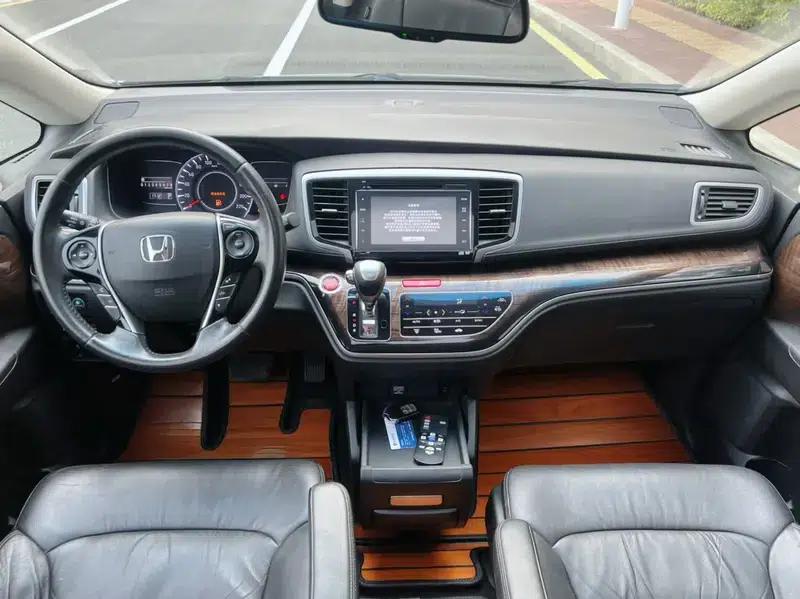 2015 Odyssey Facelift 2.4L Supreme Edition — миниатюра 9