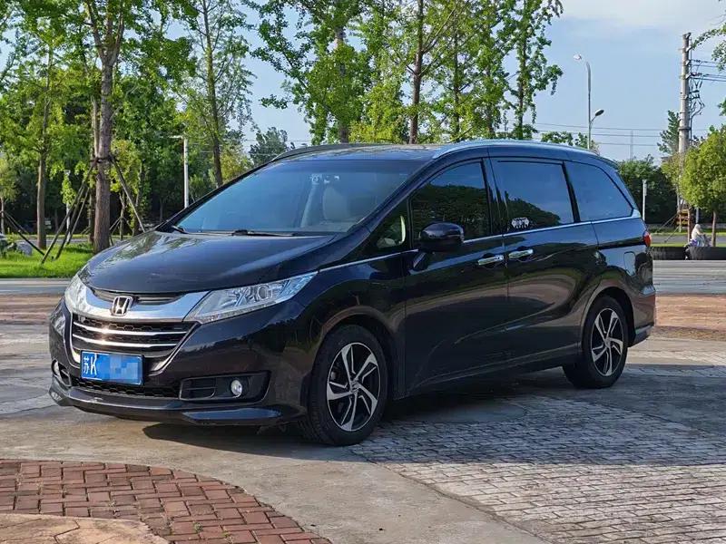2015 Odyssey 2.4L Luxury Edition — миниатюра 1