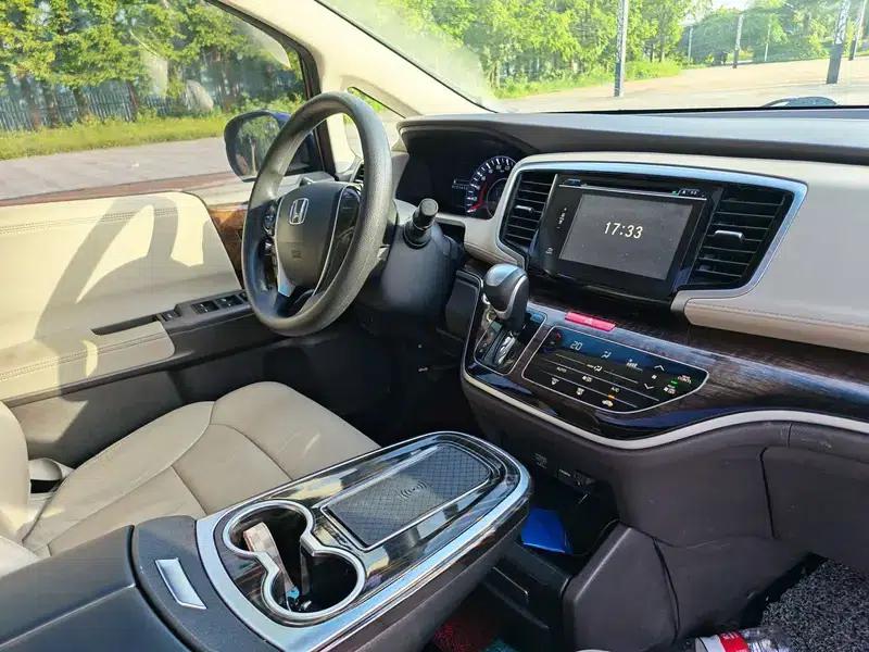 2015 Odyssey 2.4L Luxury Edition — миниатюра 11