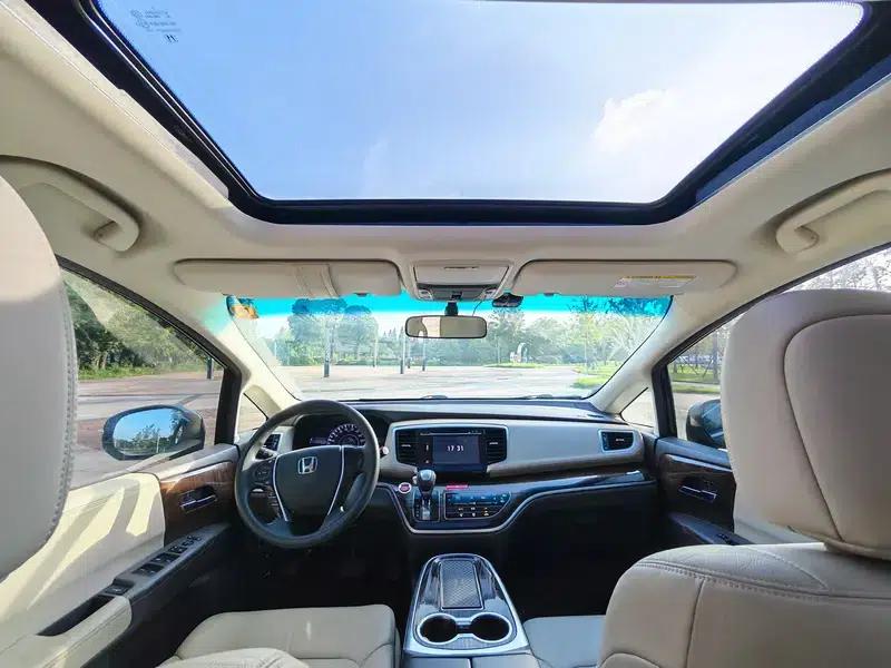 2015 Odyssey 2.4L Luxury Edition — миниатюра 12
