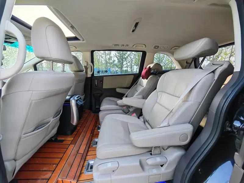 2015 Odyssey 2.4L Luxury Edition — миниатюра 17