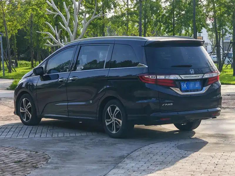 2015 Odyssey 2.4L Luxury Edition — миниатюра 4