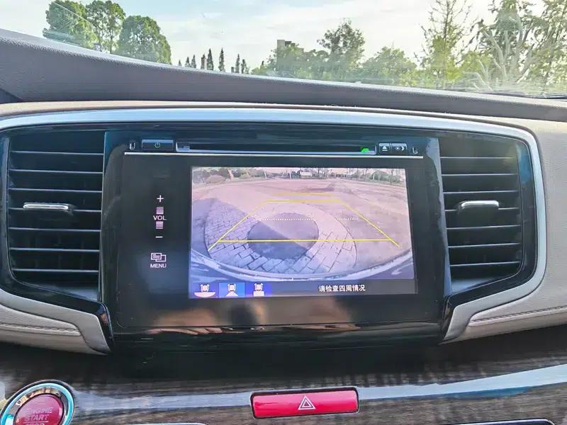 2015 Odyssey 2.4L Luxury Edition — миниатюра 7