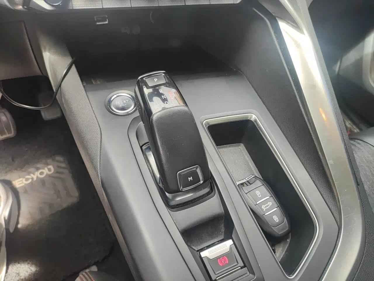 Peugeot 5008 2017 380THP 7-Seater Elite Edition — миниатюра 14