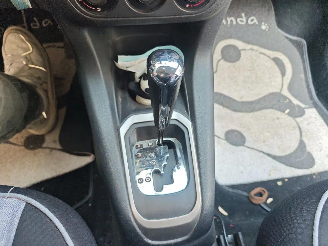 Peugeot 301 2014 1.6L Automatic Comfort Edition — миниатюра 14