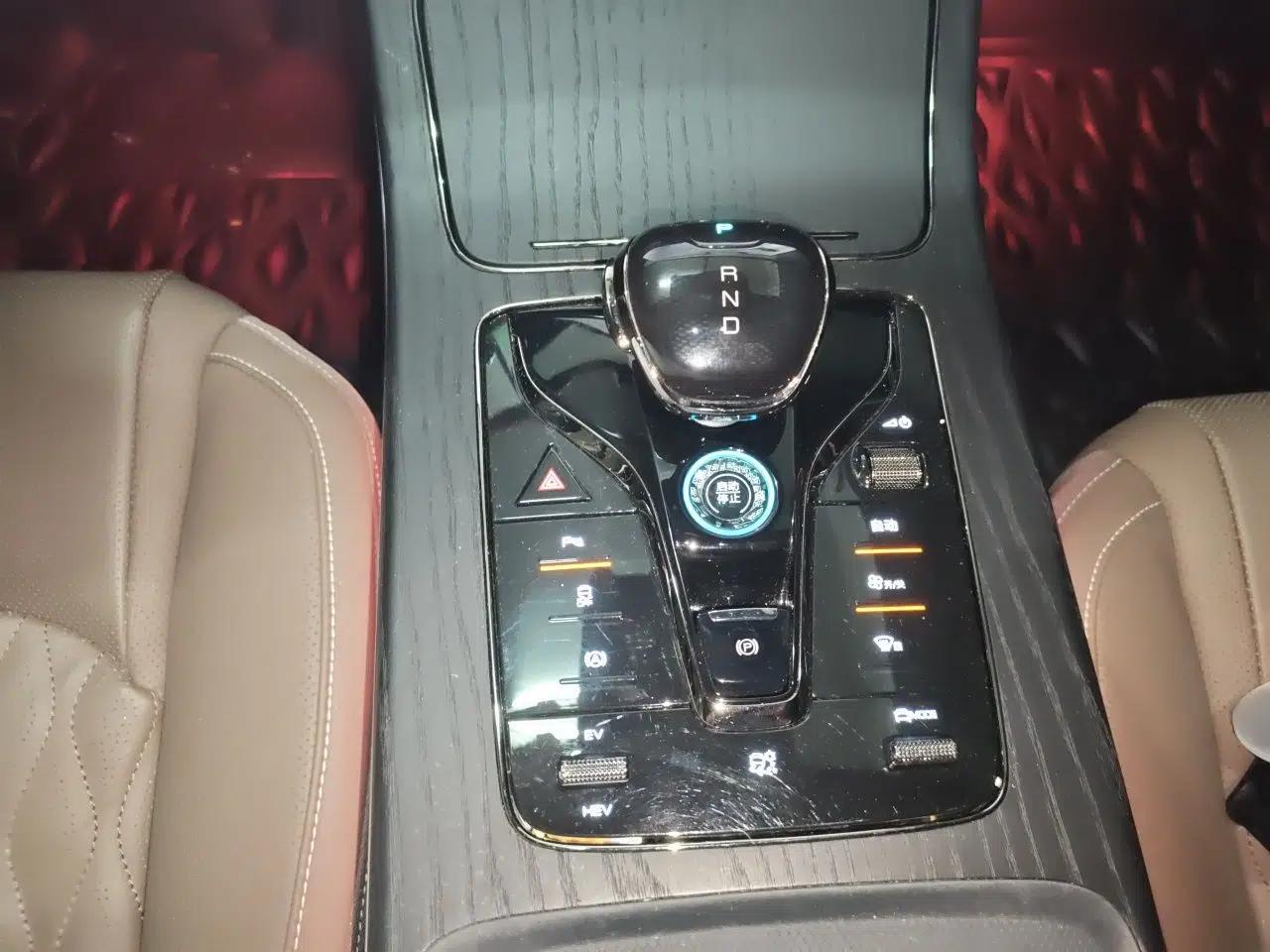 BYD Han 2022 DM-i 121KM Luxury Model — миниатюра 14
