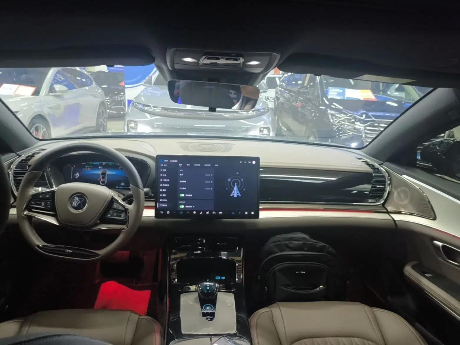 BYD Han 2024 DM-i Glory Edition 121KM Prestige Model — миниатюра 12