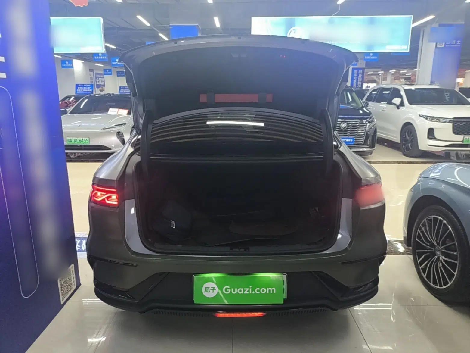 BYD Han 2024 DM-i Glory Edition 121KM Prestige Model — миниатюра 22