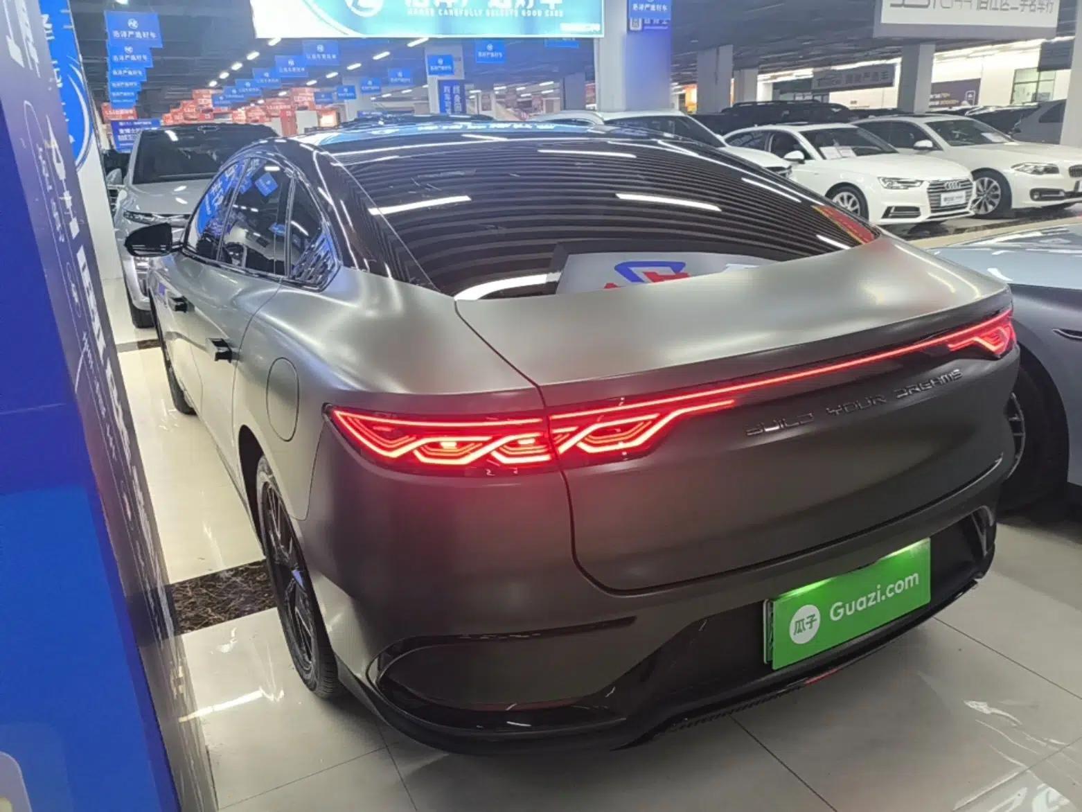 BYD Han 2024 DM-i Glory Edition 121KM Prestige Model — миниатюра 4