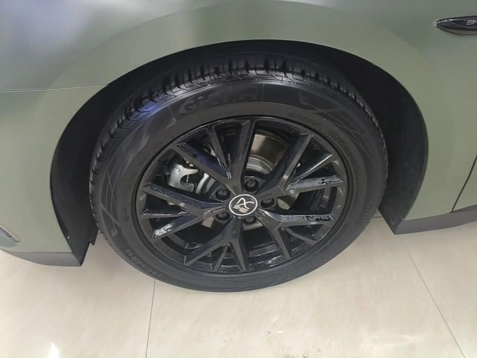 BYD Han 2024 DM-i Glory Edition 121KM Prestige Model — миниатюра 10