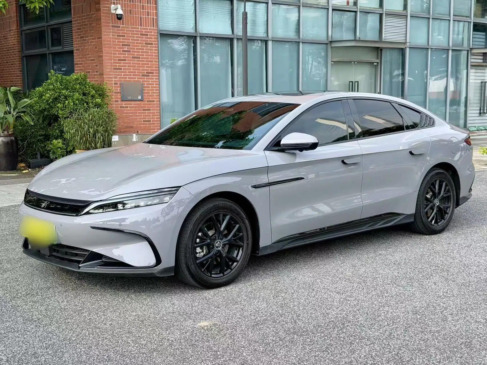 BYD Han 2025 DM-i 125KM Elite Model — миниатюра 1