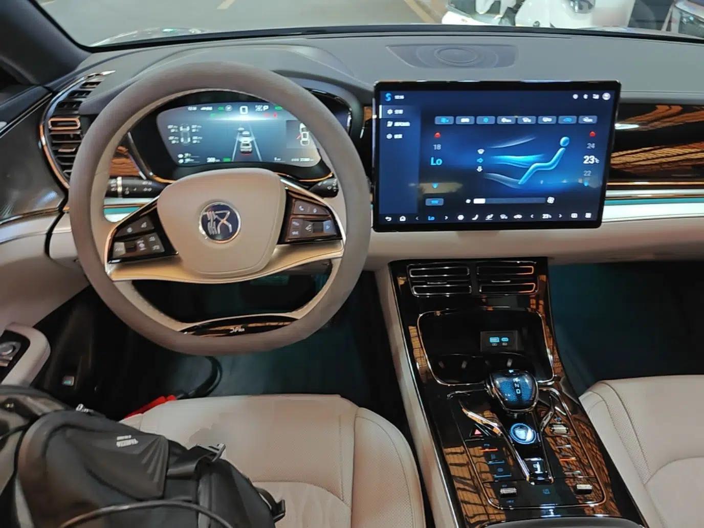 BYD Han 2025 DM-i 125KM Elite Model — миниатюра 19