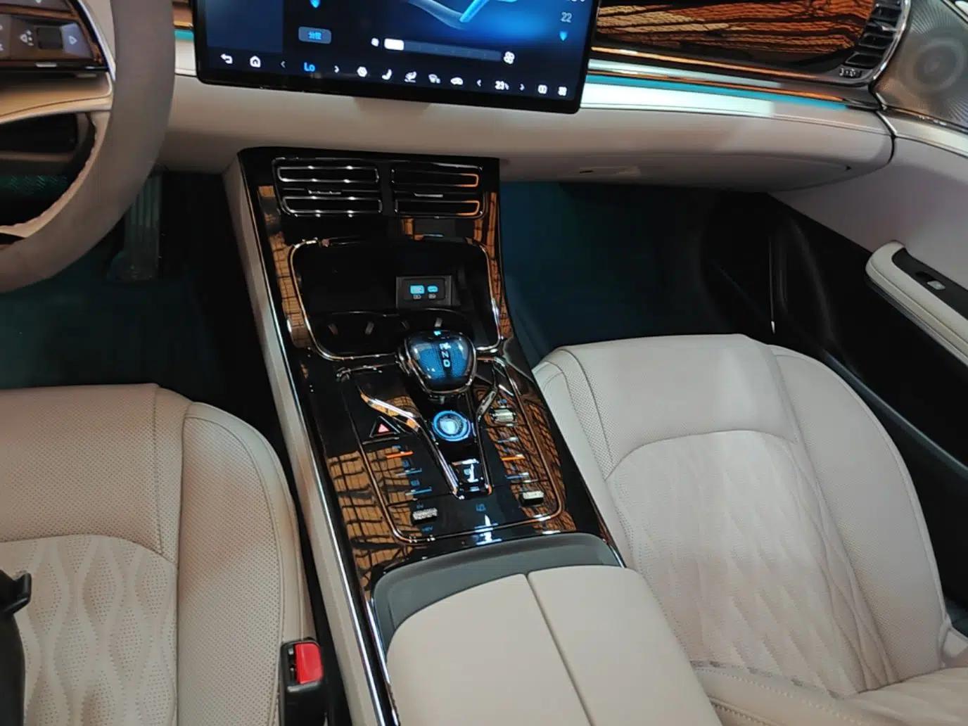 BYD Han 2025 DM-i 125KM Elite Model — миниатюра 23
