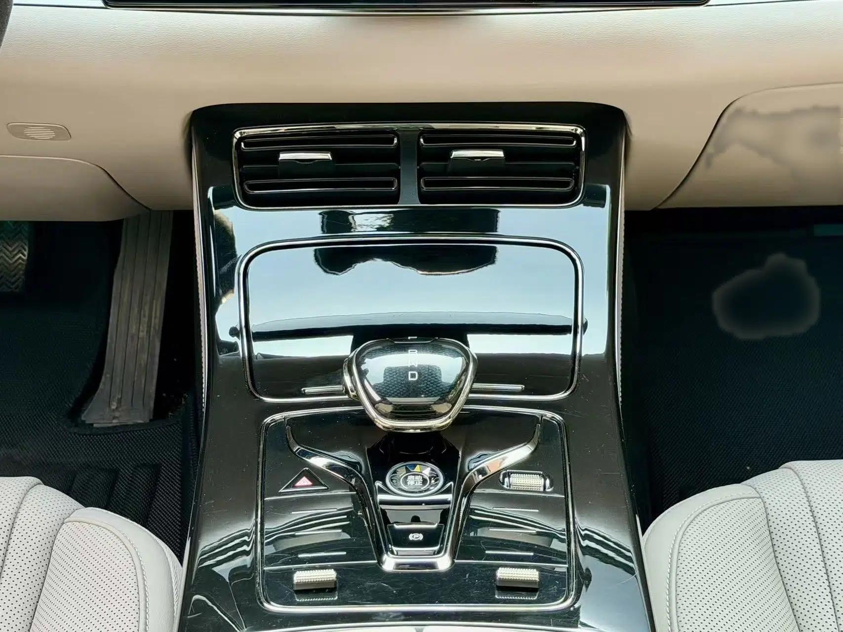 BYD Han 2025 DM-i 125KM Elite Model — миниатюра 34