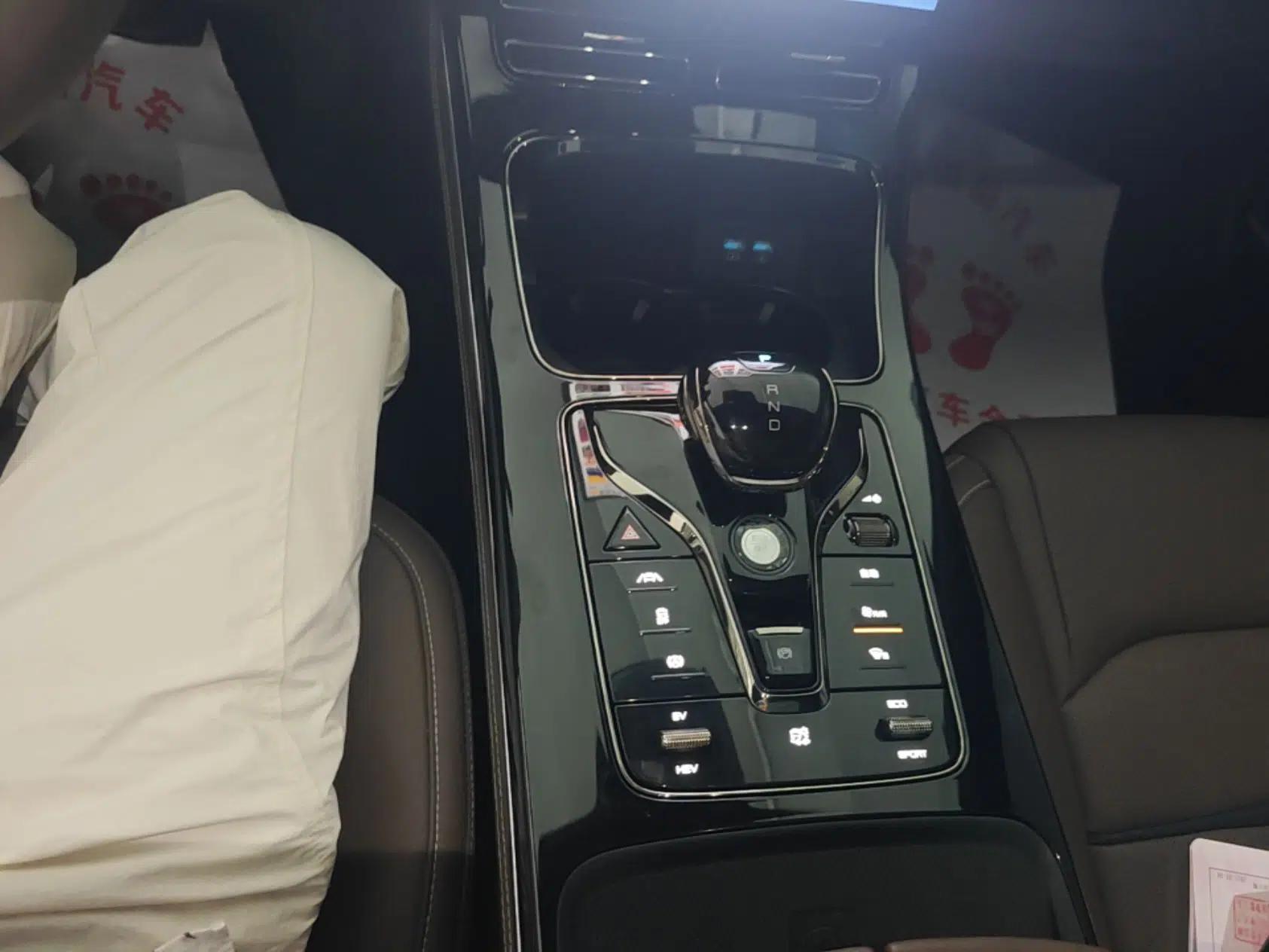 BYD Han 2020 DM Four-Wheel Drive Performance Edition Luxury Model — миниатюра 16