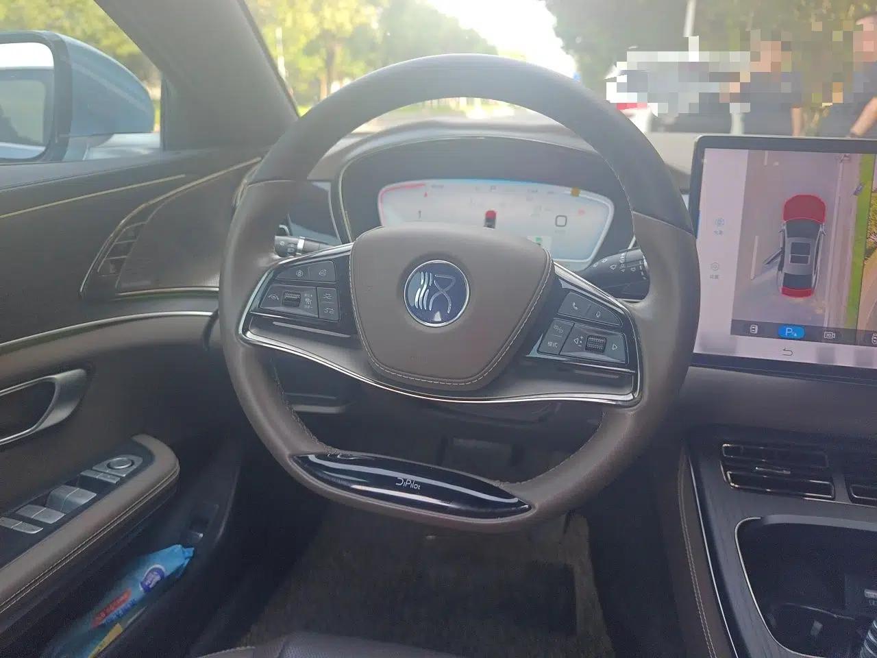 BYD Han 2023 DM-i Champion Edition 121KM Prestige Model — миниатюра 10