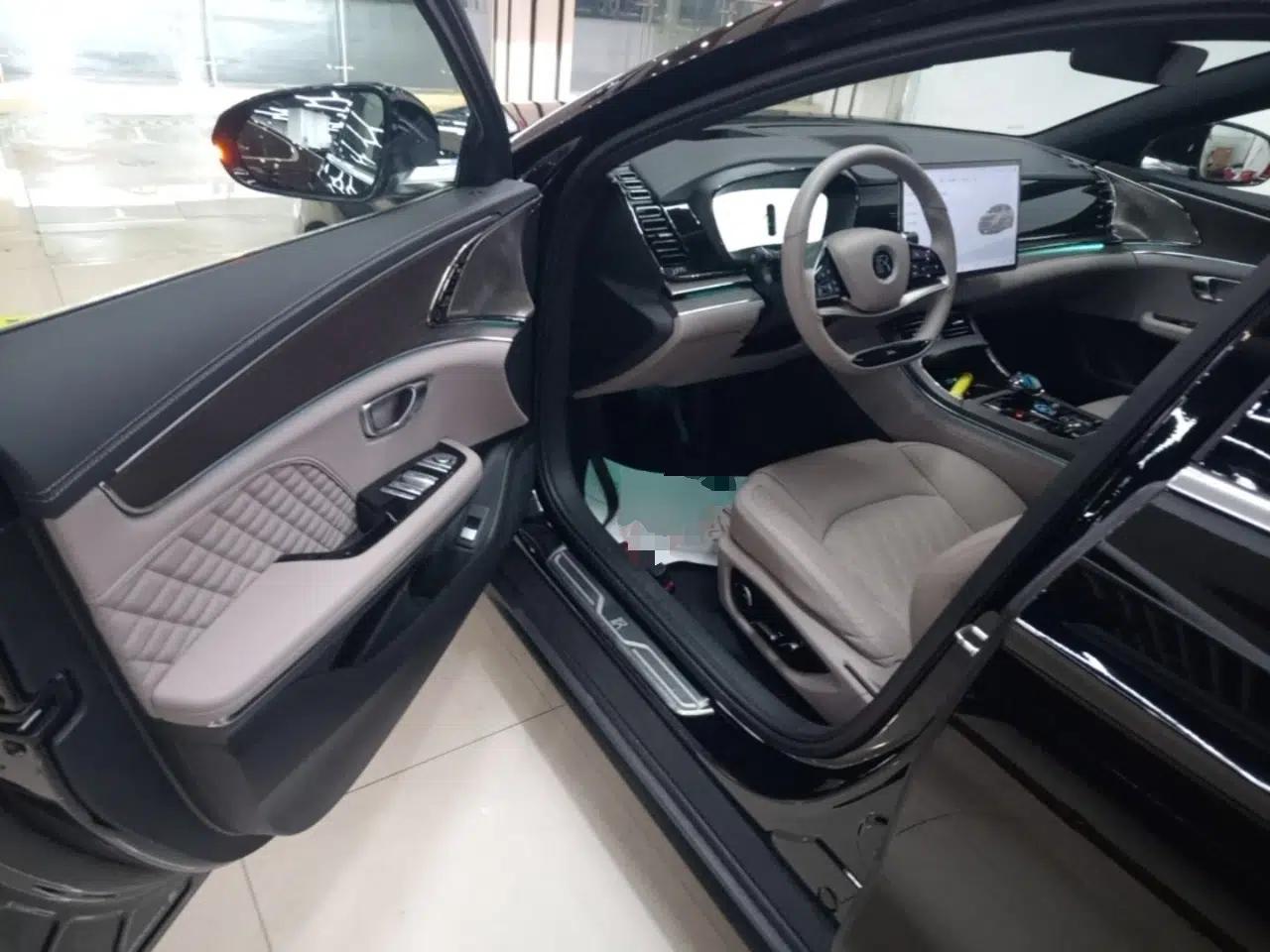 BYD Han 2024 DM-i Glory Edition 200KM Flagship Model — миниатюра 17