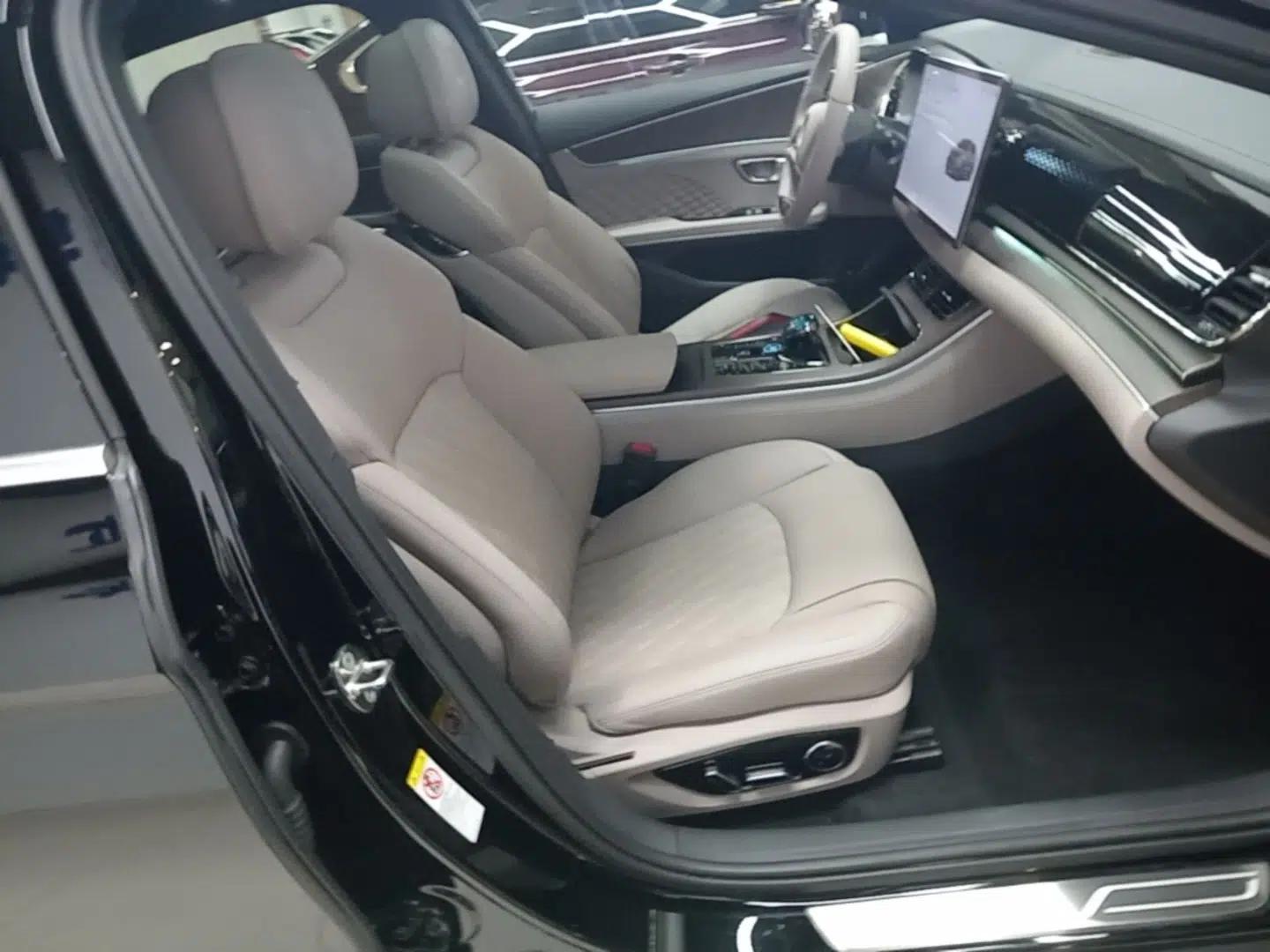 BYD Han 2024 DM-i Glory Edition 200KM Flagship Model — миниатюра 19