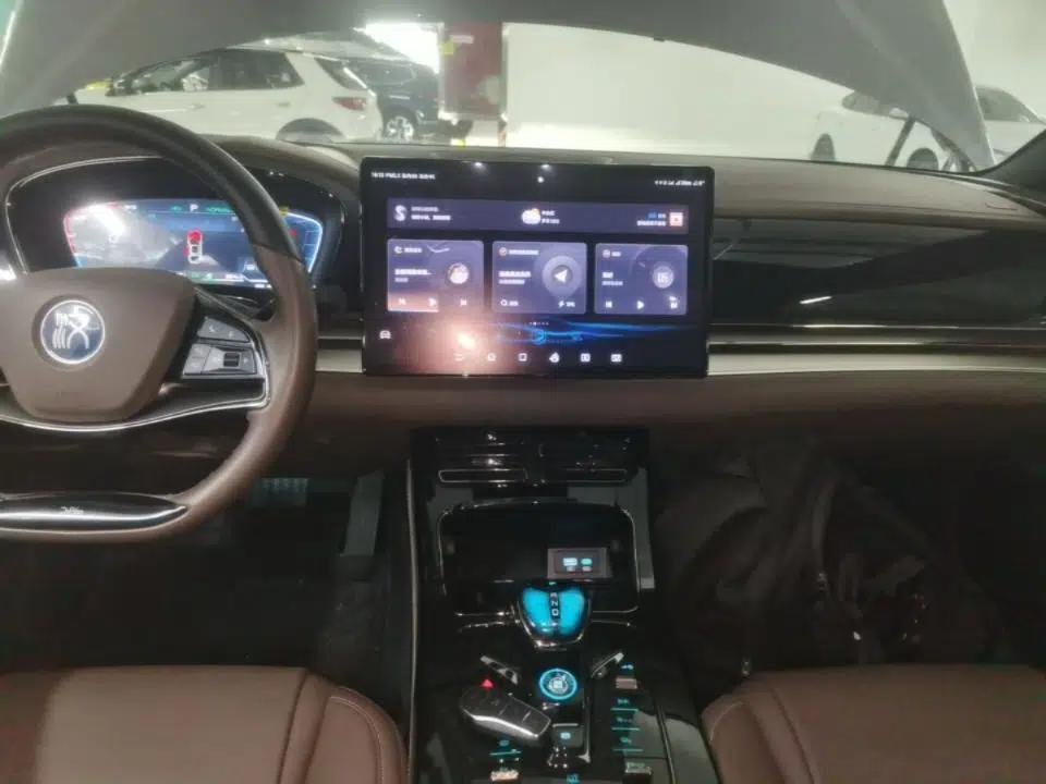 BYD Han 2023 DM-i Champion Edition 121KM Prestige Model — миниатюра 15