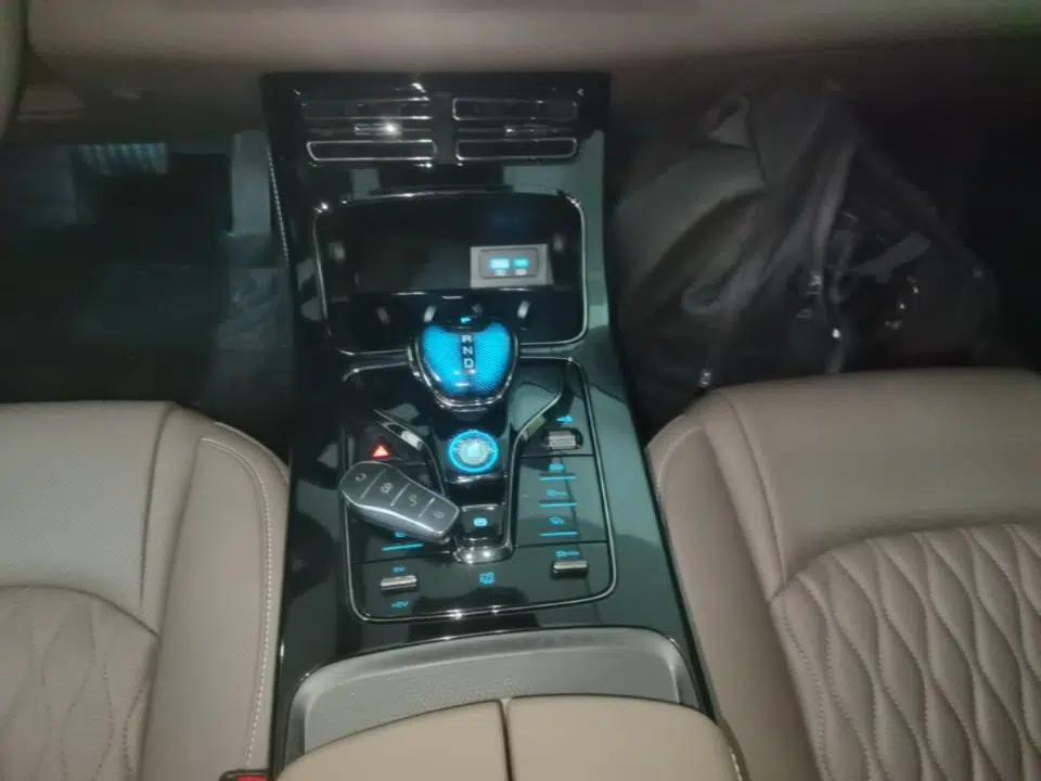 BYD Han 2023 DM-i Champion Edition 121KM Prestige Model — миниатюра 16