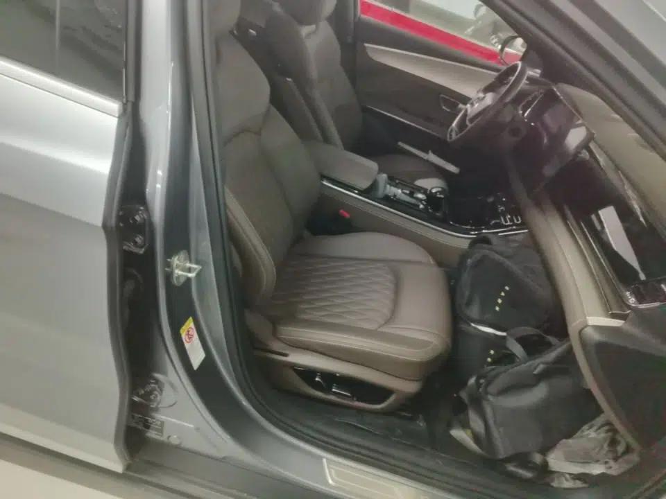 BYD Han 2023 DM-i Champion Edition 121KM Prestige Model — миниатюра 19