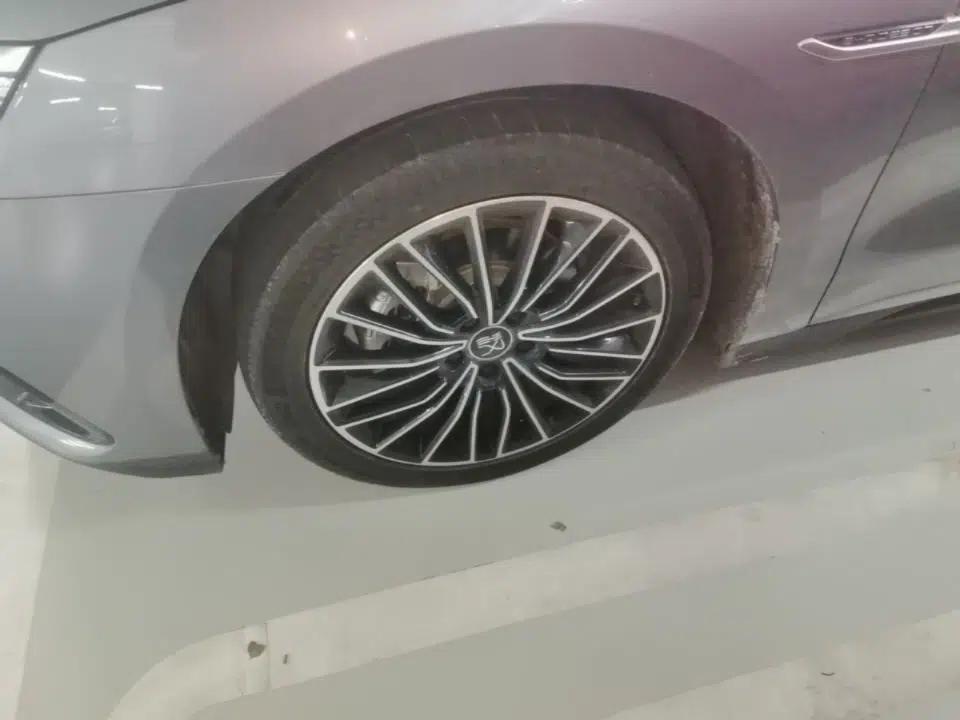 BYD Han 2023 DM-i Champion Edition 121KM Prestige Model — миниатюра 10