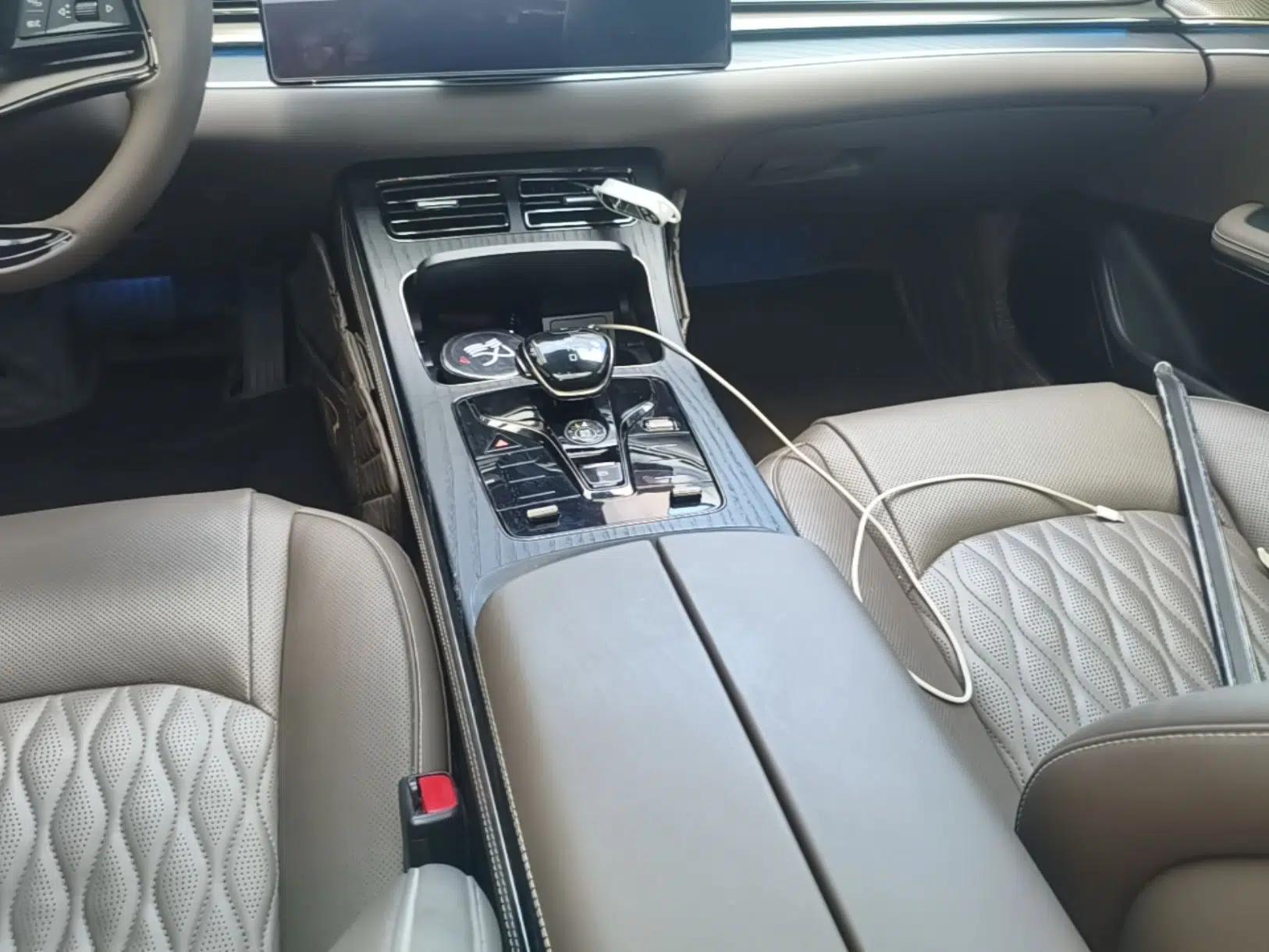 BYD Han 2023 DM-i Champion Edition 121KM Prestige Model — миниатюра 16