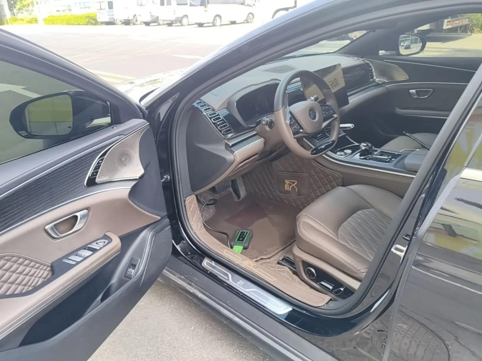BYD Han 2023 DM-i Champion Edition 121KM Prestige Model — миниатюра 18