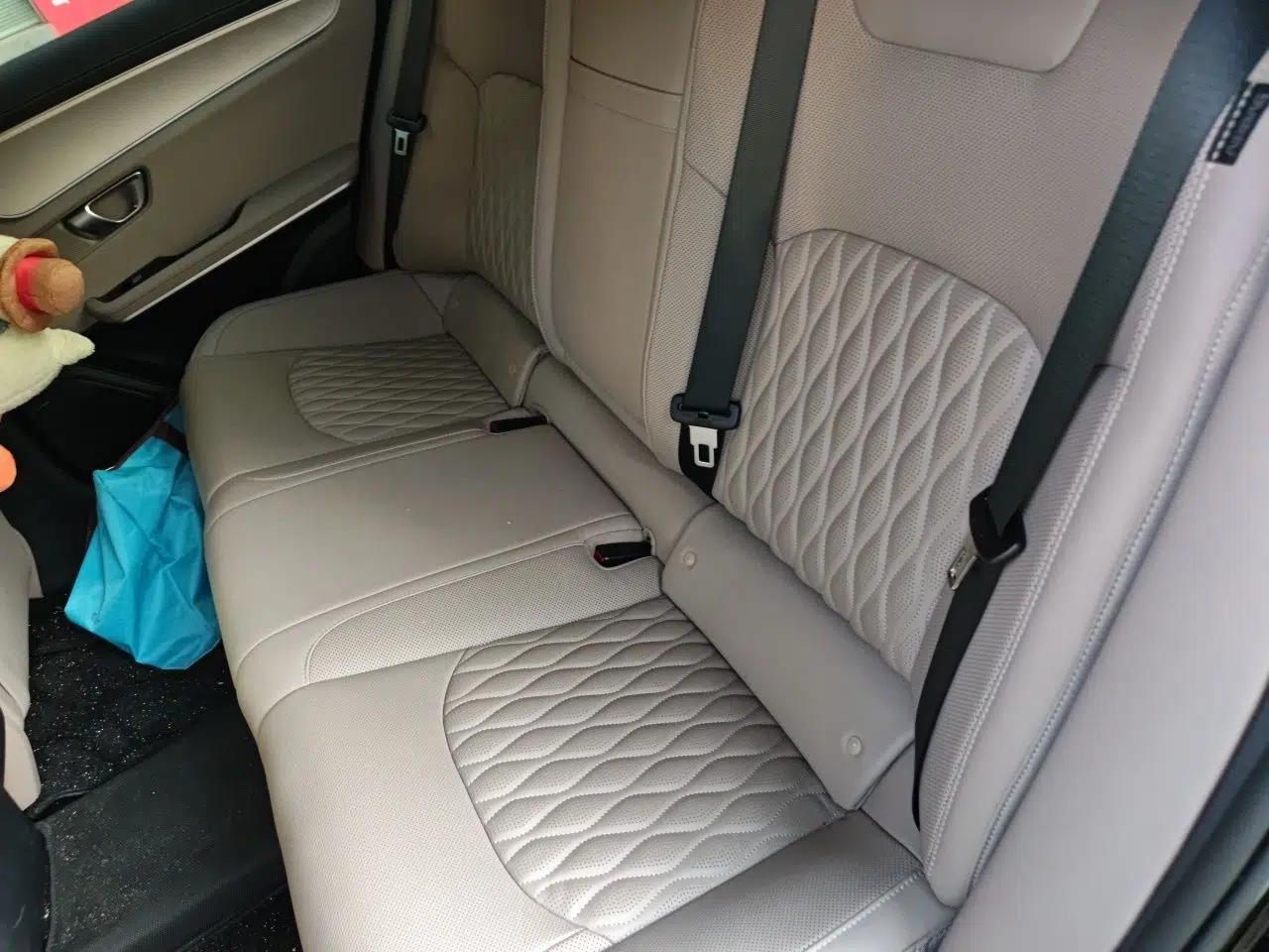 BYD Han 2025 DM-i 125KM Prestige Model — миниатюра 17