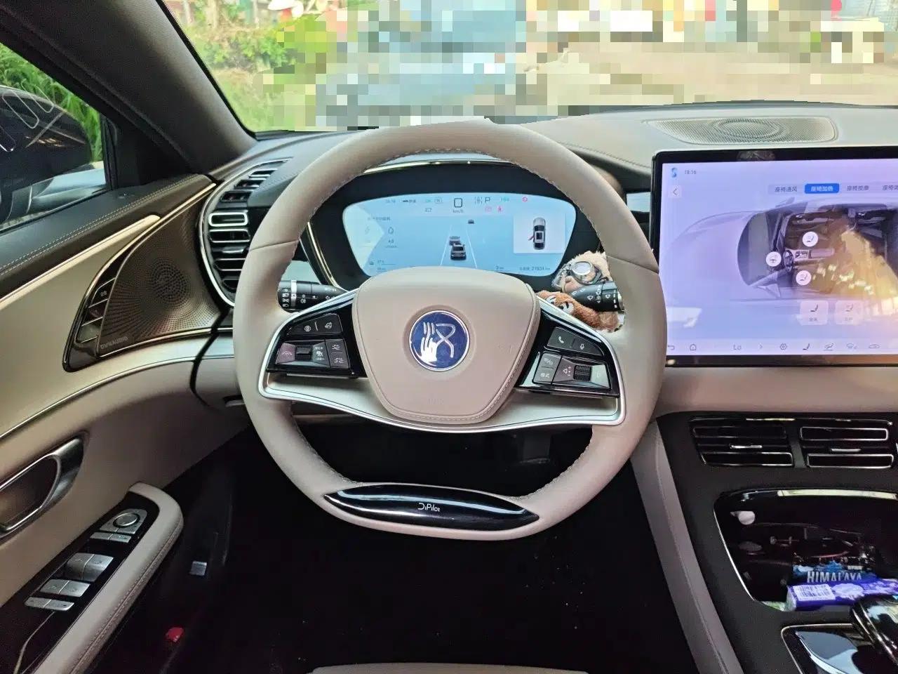 BYD Han 2025 DM-i 125KM Prestige Model — миниатюра 10