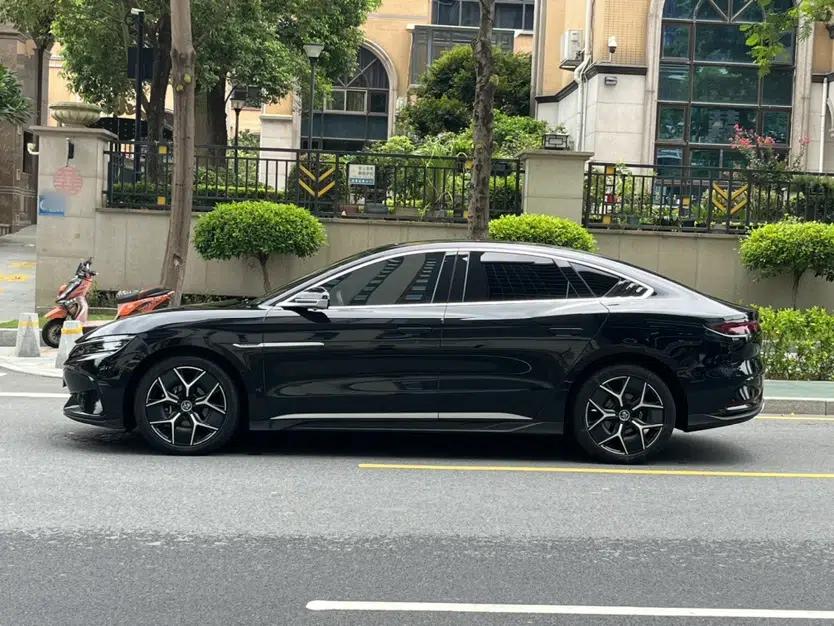 BYD Han 2024 EV Glory Edition 605KM Front-Wheel-Drive Premium Model — миниатюра 17