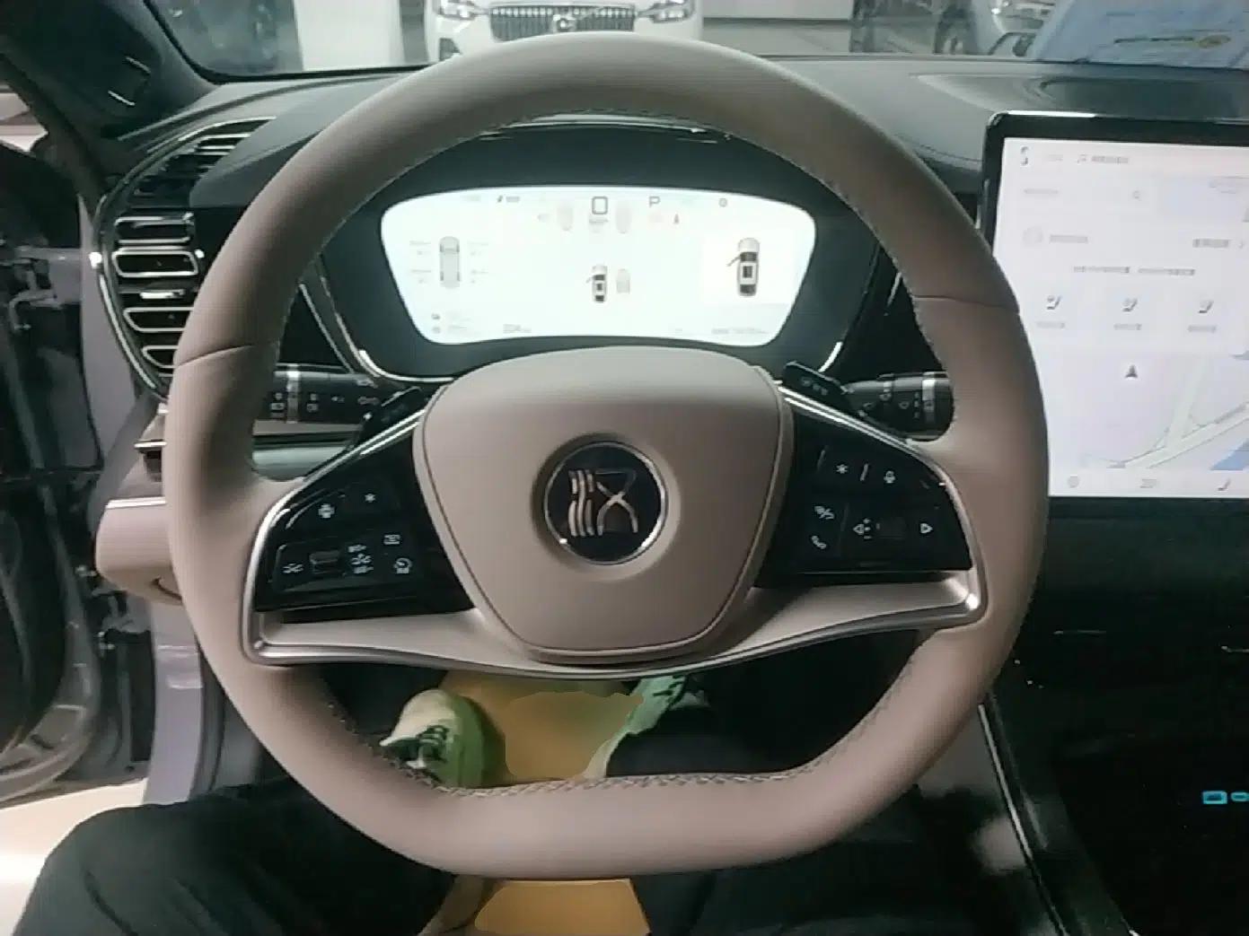 BYD Han 2025 DM-i Intelligent Driving Edition 125KM LiDAR Flagship Model — миниатюра 13