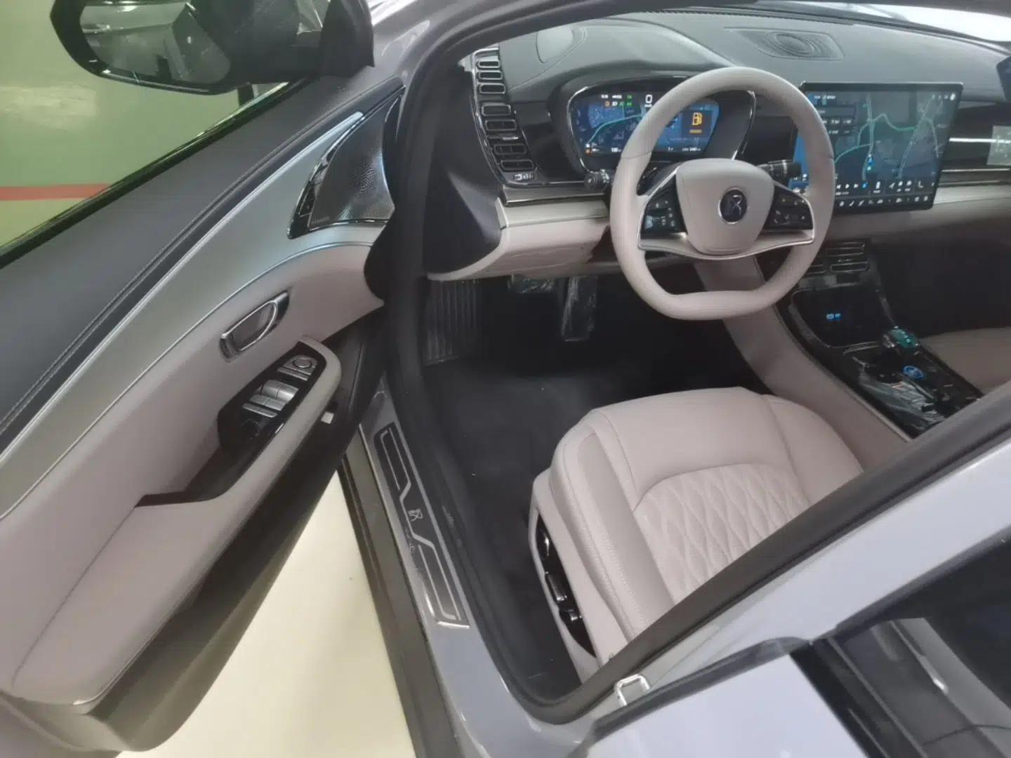 BYD Han 2025 DM-i Smart Drive 125KM Prestige Model — миниатюра 18