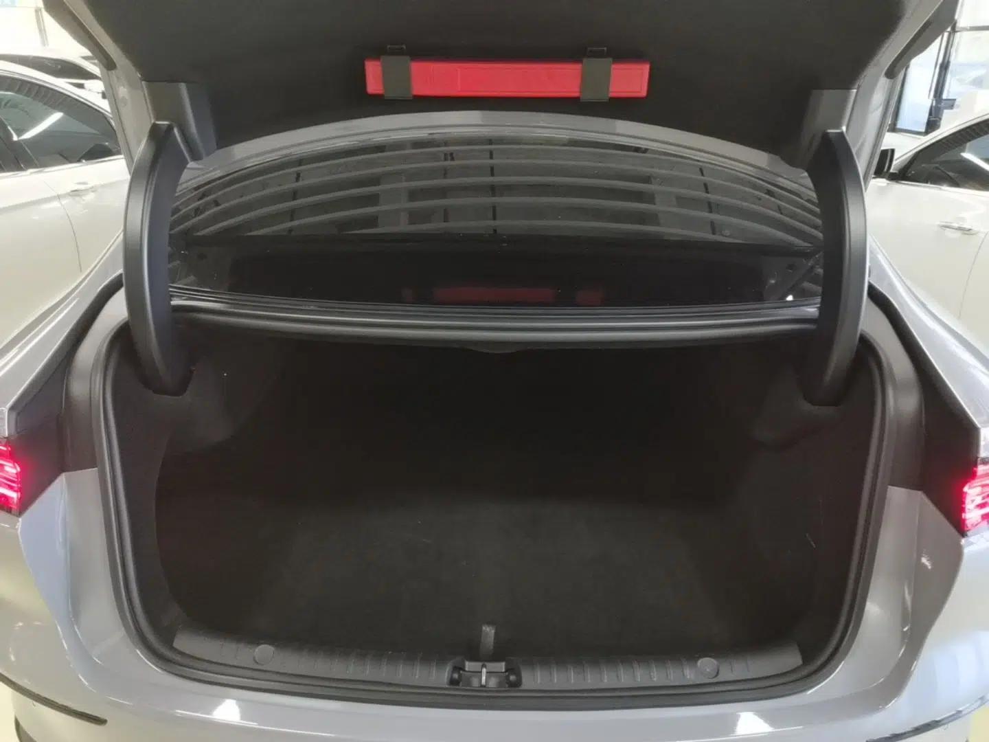 BYD Han 2025 DM-i Smart Drive 125KM Prestige Model — миниатюра 22