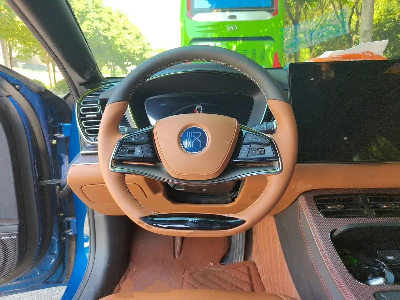 BYD Han 2022 DM-p 202km Four-Wheel Drive Flagship Model — миниатюра 10