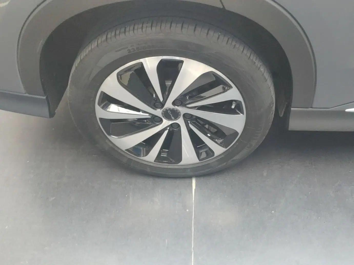 BYD Song PLUS New Energy 2024 Honor Edition EV 520km Premium Model — миниатюра 11