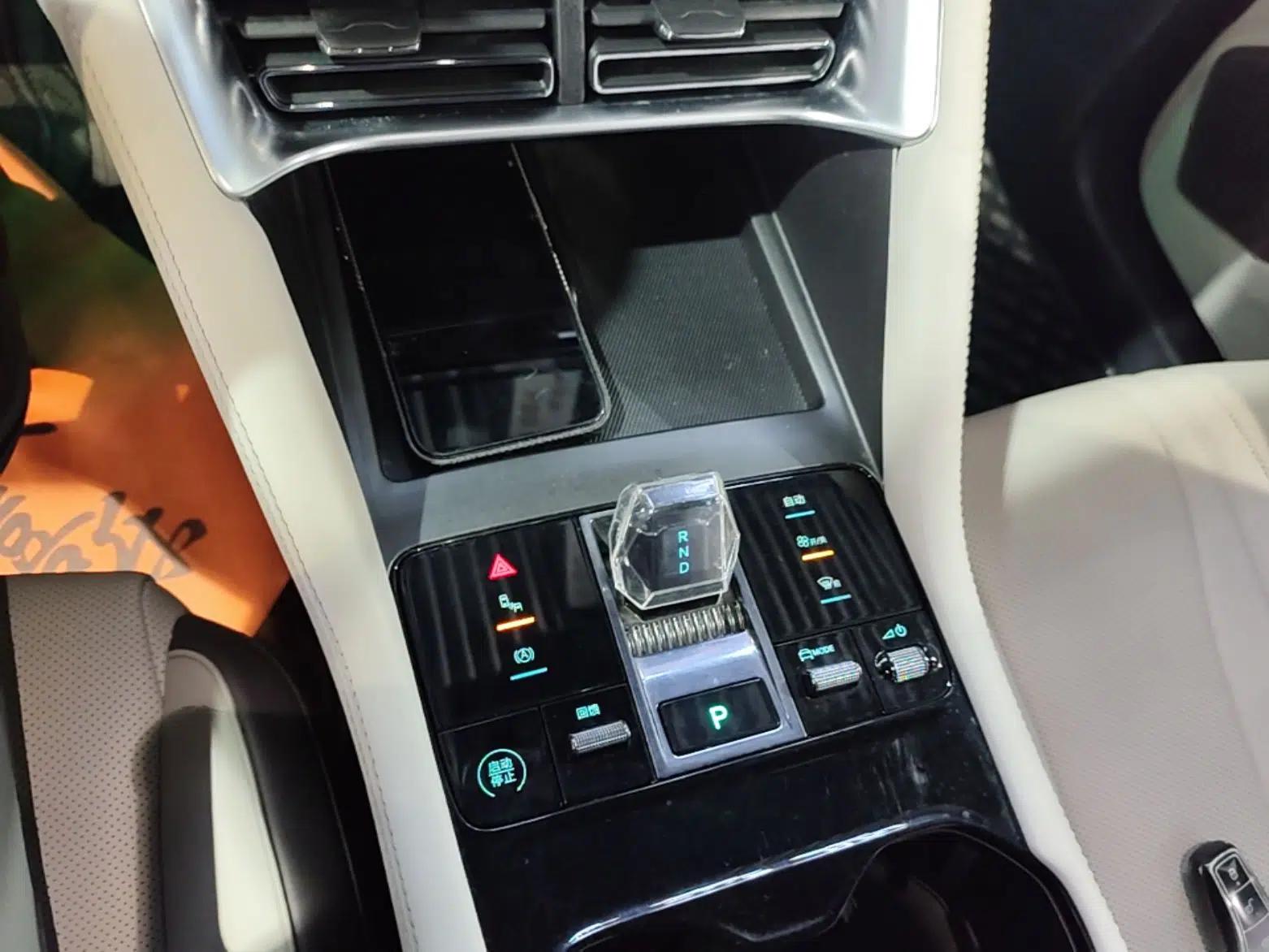 BYD Song PLUS New Energy 2024 Honor Edition EV 520km Flagship Model — миниатюра 16