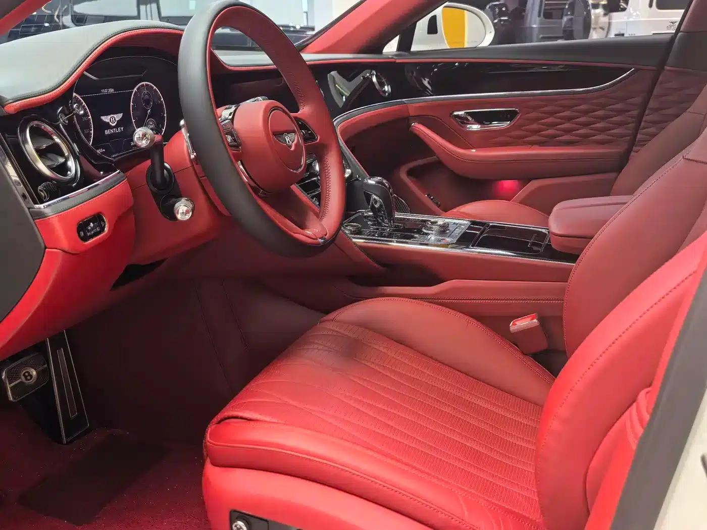 Flying Spur 2022 4.0T V8 Standard Edition — миниатюра 12