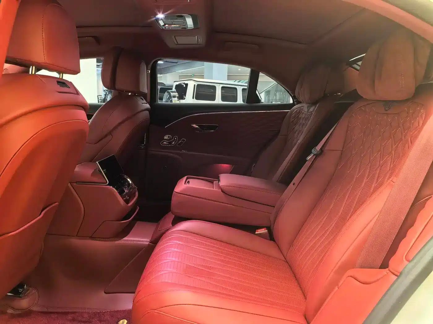 Flying Spur 2022 4.0T V8 Standard Edition — миниатюра 15