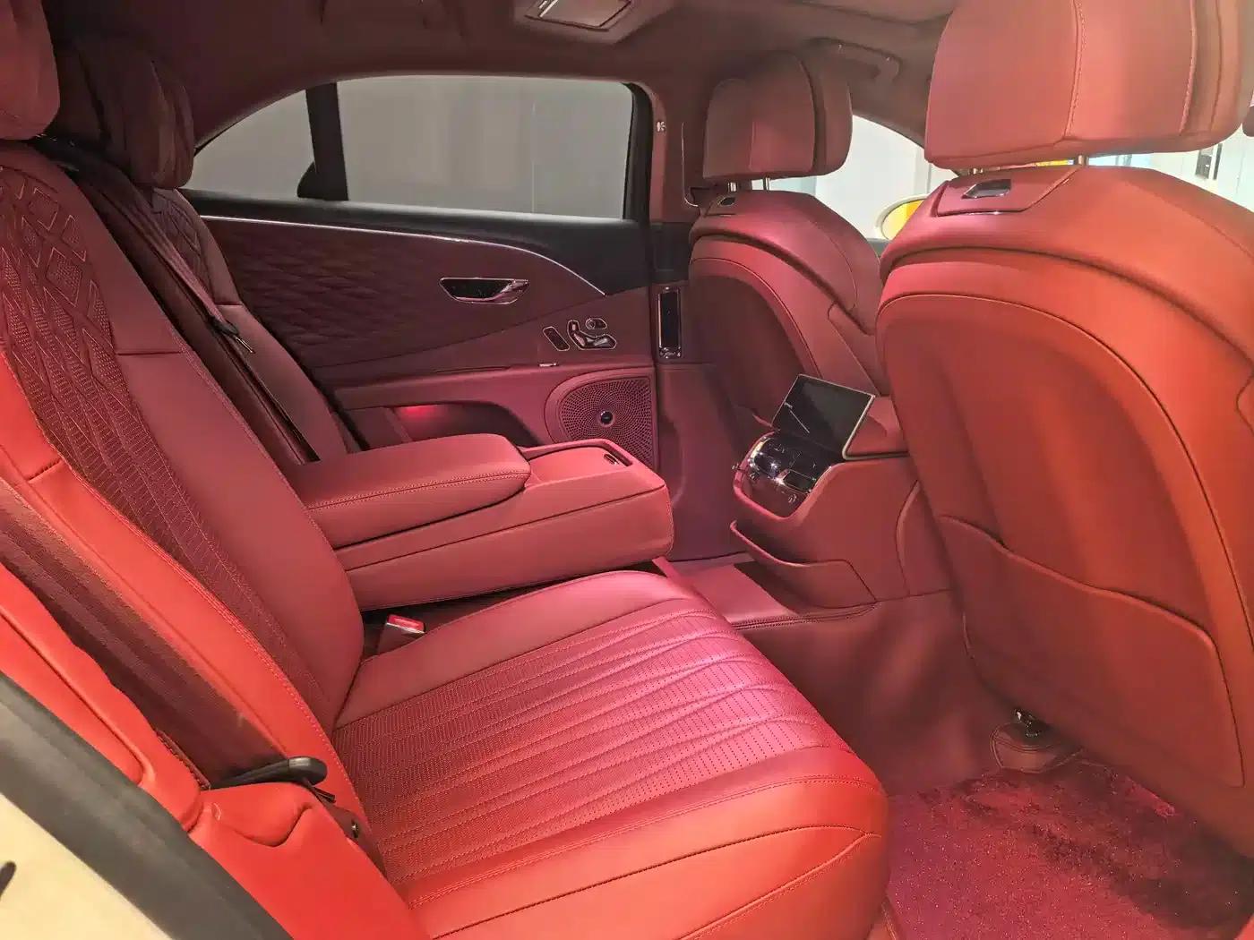Flying Spur 2022 4.0T V8 Standard Edition — миниатюра 20
