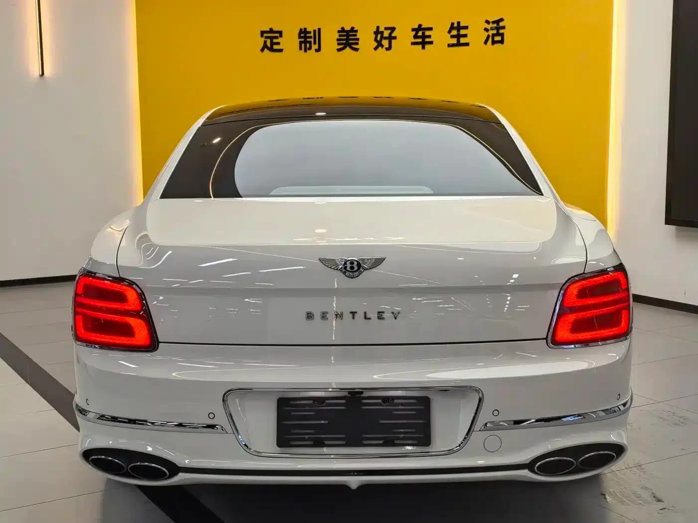 Flying Spur 2022 4.0T V8 Standard Edition — миниатюра 4