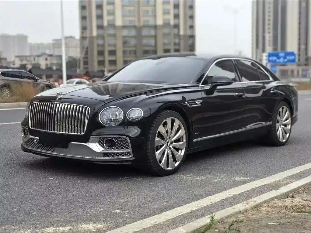 2023 Mercedes-Benz Flying Spur 4.0T V8 Elegance Edition — миниатюра 1