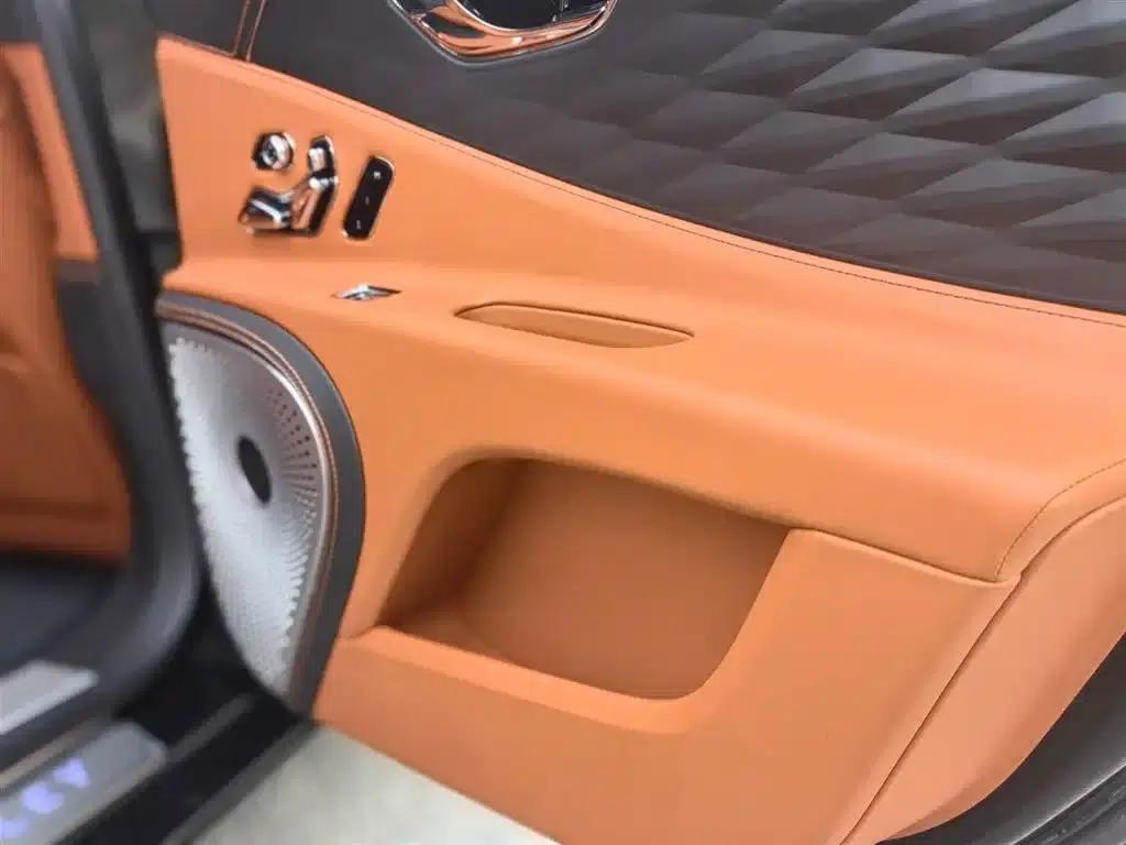 2023 Mercedes-Benz Flying Spur 4.0T V8 Elegance Edition — миниатюра 11