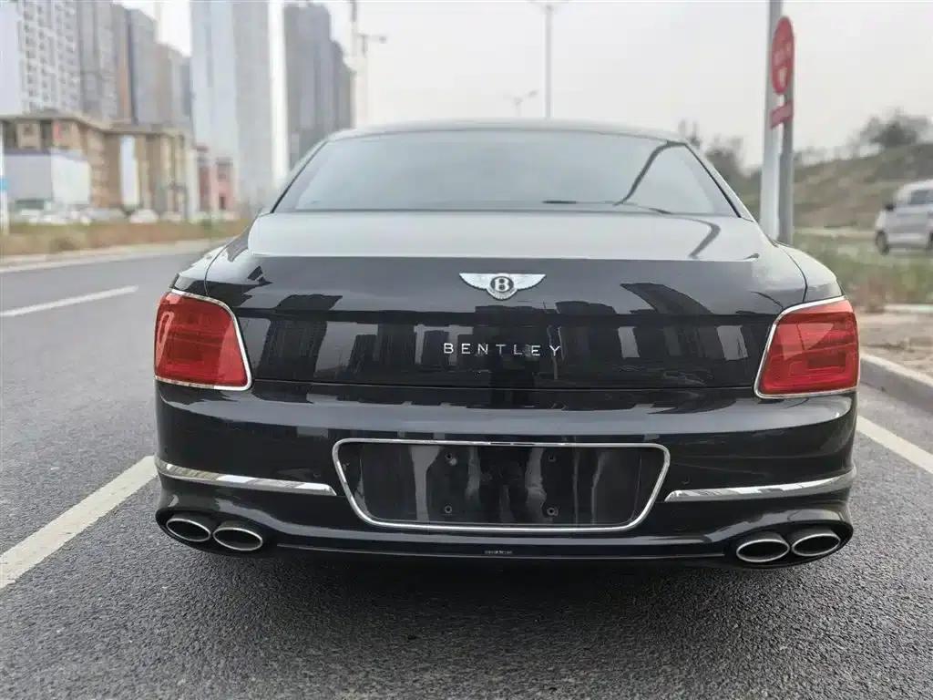 2023 Mercedes-Benz Flying Spur 4.0T V8 Elegance Edition — миниатюра 12