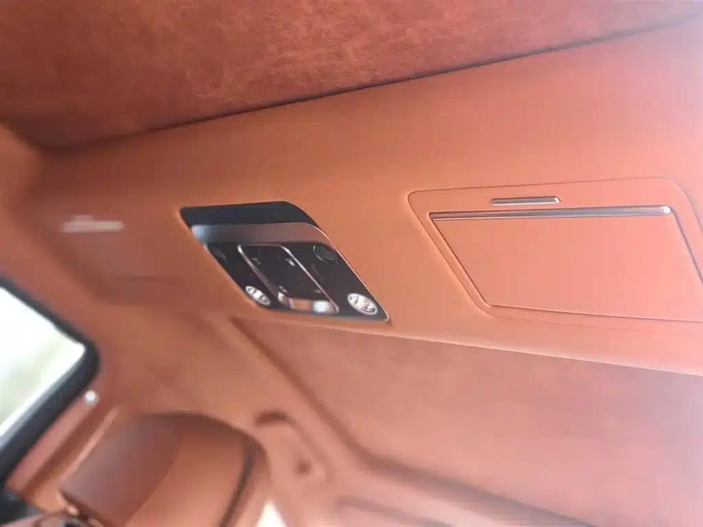 2023 Mercedes-Benz Flying Spur 4.0T V8 Elegance Edition — миниатюра 14