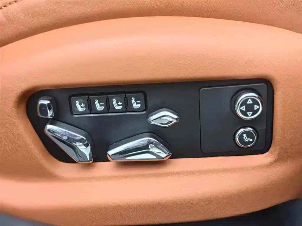 2023 Mercedes-Benz Flying Spur 4.0T V8 Elegance Edition — миниатюра 17