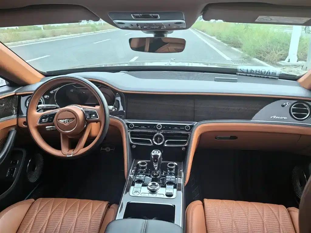 2023 Mercedes-Benz Flying Spur 4.0T V8 Elegance Edition — миниатюра 3