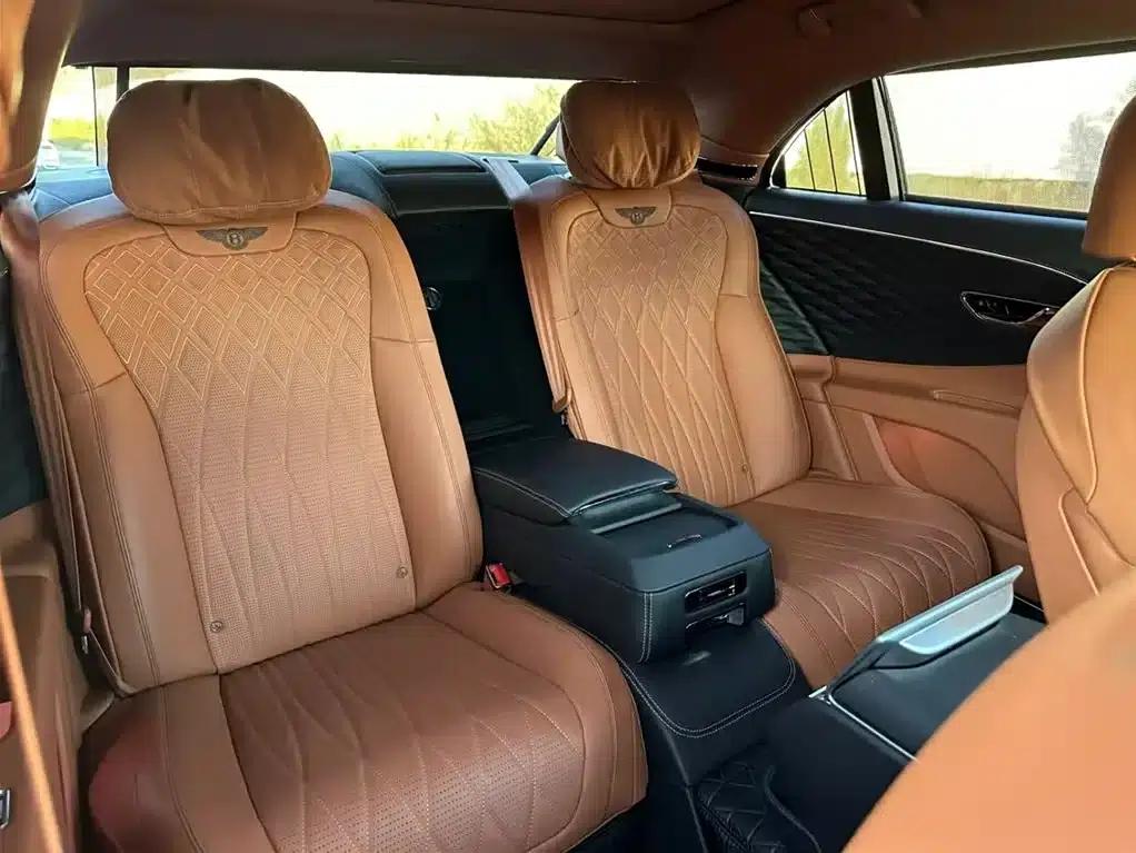 2023 Mercedes-Benz Flying Spur 4.0T V8 Elegance Edition — миниатюра 5